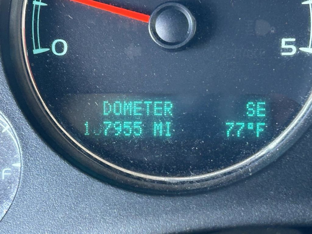 Used 2011 GMC Sierra 3500 SLT w/ SLT Convenience Package image 29