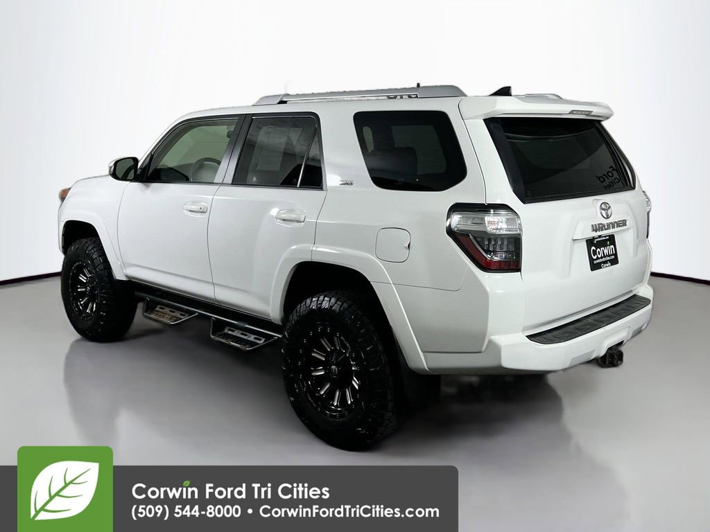 Used 2018 Toyota 4Runner SR5 image 11