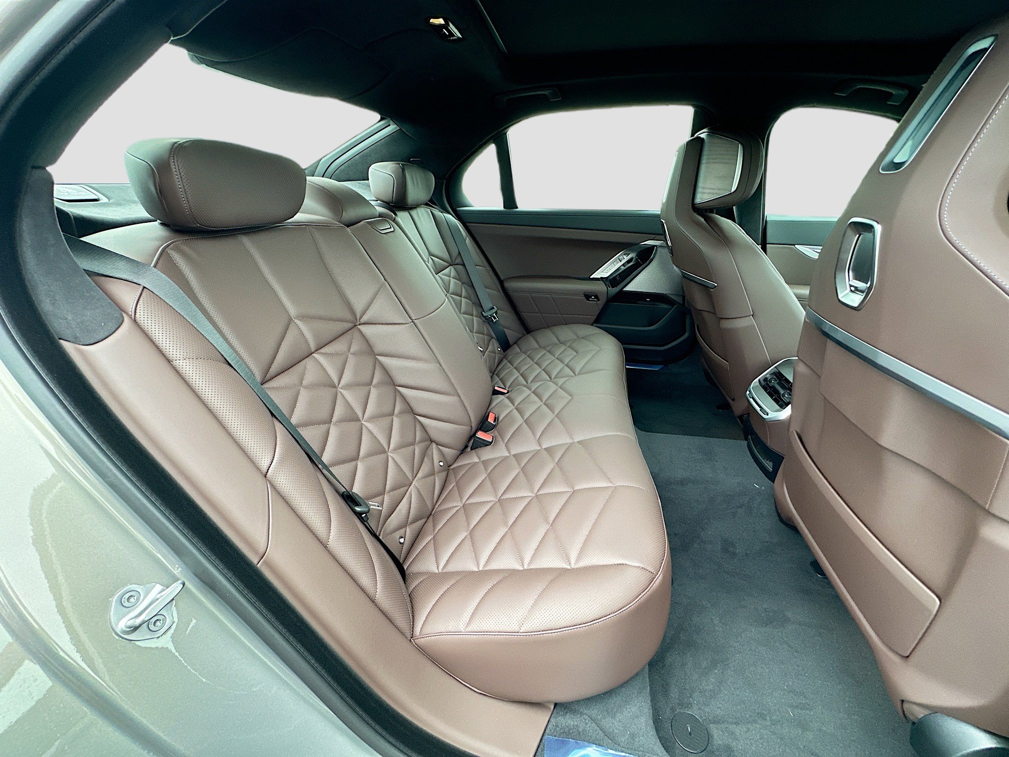 New 2026 BMW 740i w/ Premium Package image 22