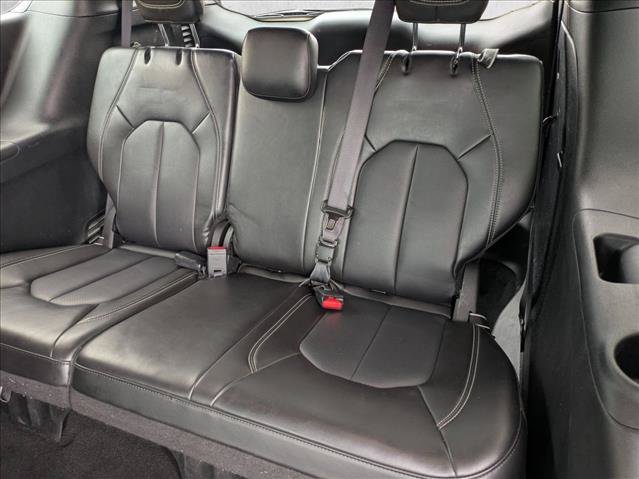 Used 2025 Chrysler Pacifica Select FWD image 18