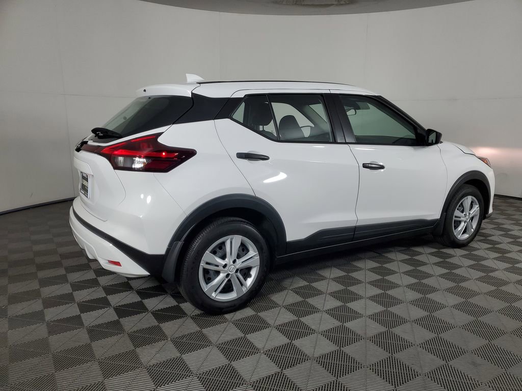 Used 2025 Nissan Kicks Play S FWD image 4