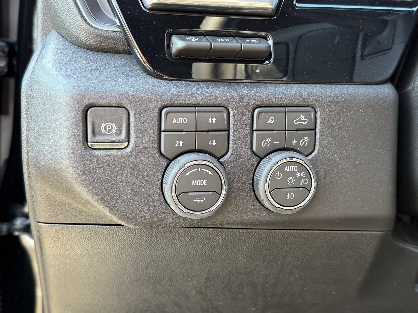 New 2026 Chevrolet Silverado 3500 High Country w/ High Country Premium Package image 25