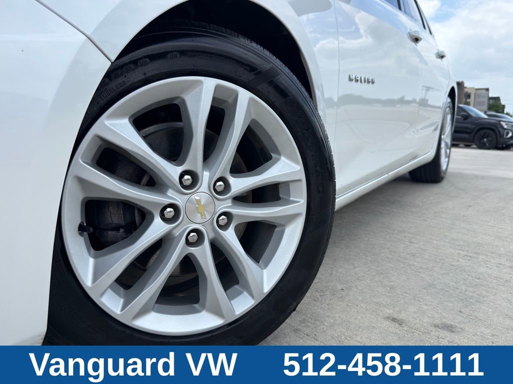Used 2016 Chevrolet Malibu LT w/ Driver Confidence Package FWD image 3
