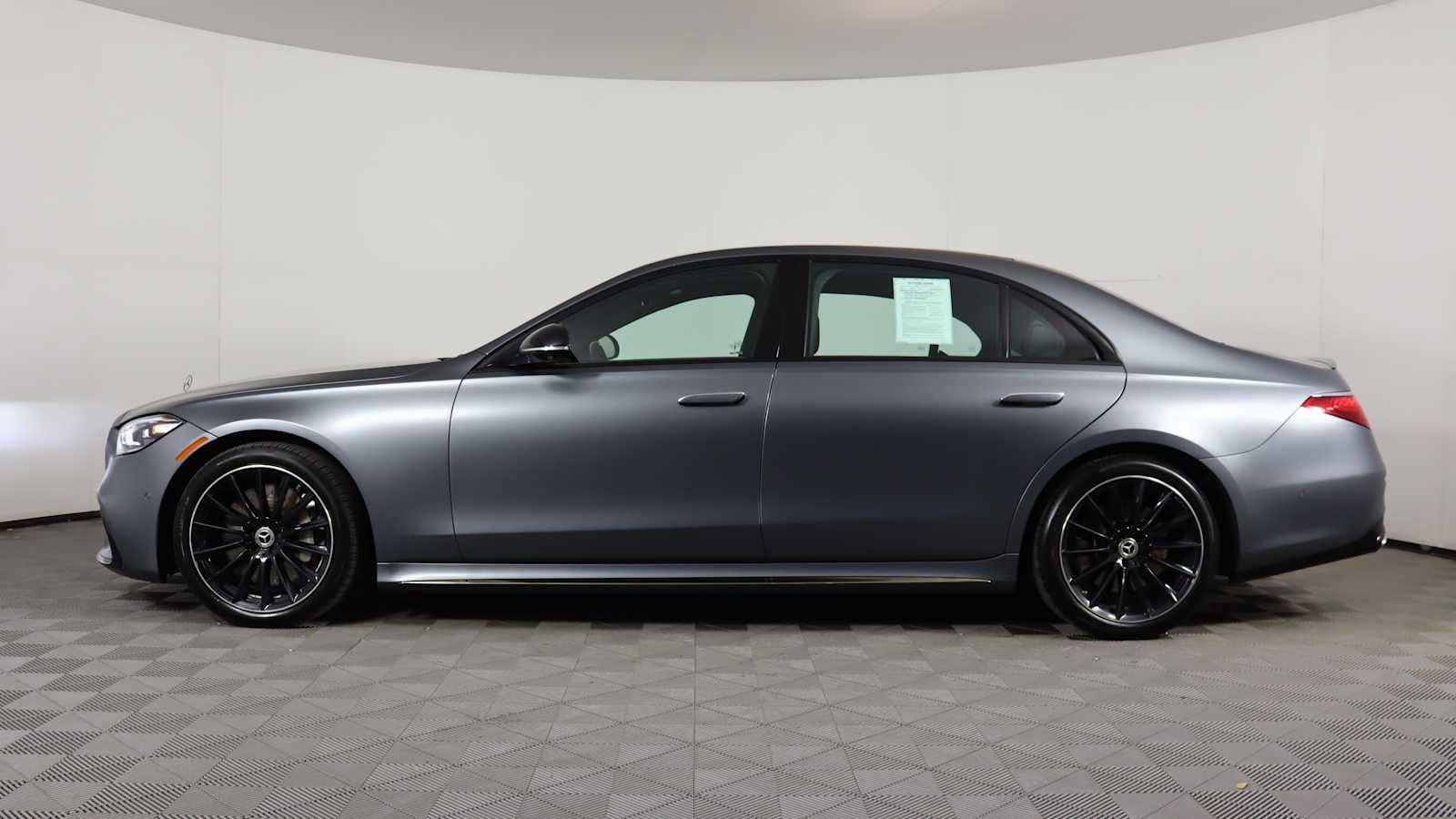 Used 2024 Mercedes-Benz S 580 4MATIC Sedan image 4