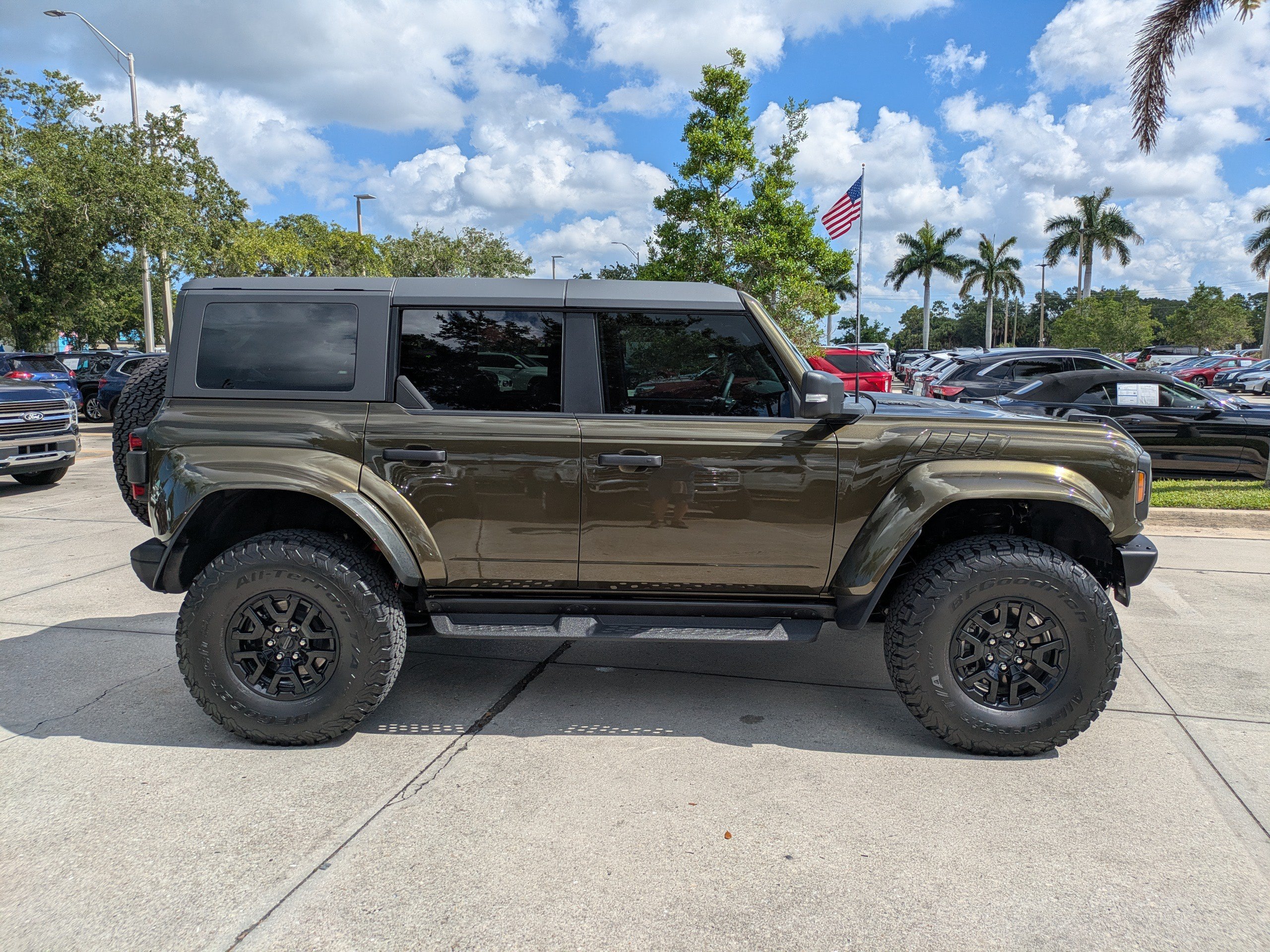 Used 2026 Ford Bronco Raptor AWD/4WD image 3