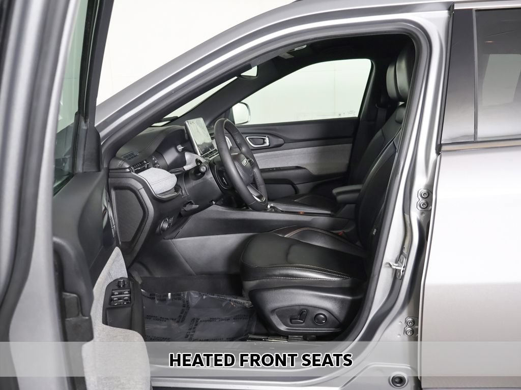 Used 2023 Jeep Compass Latitude AWD/4WD image 6