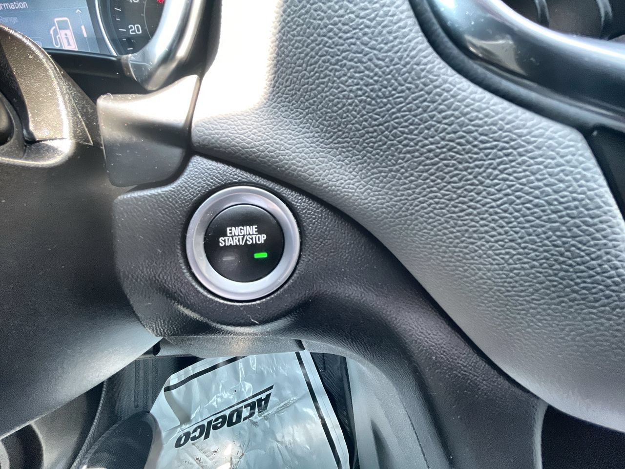 Used 2022 Chevrolet Equinox LT FWD image 17