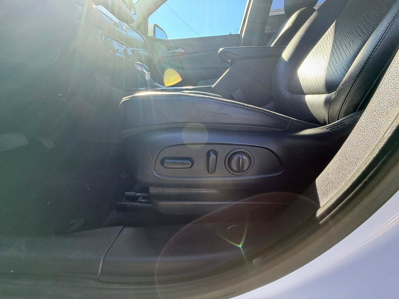Used 2021 Buick Encore GX Essence FWD image 21