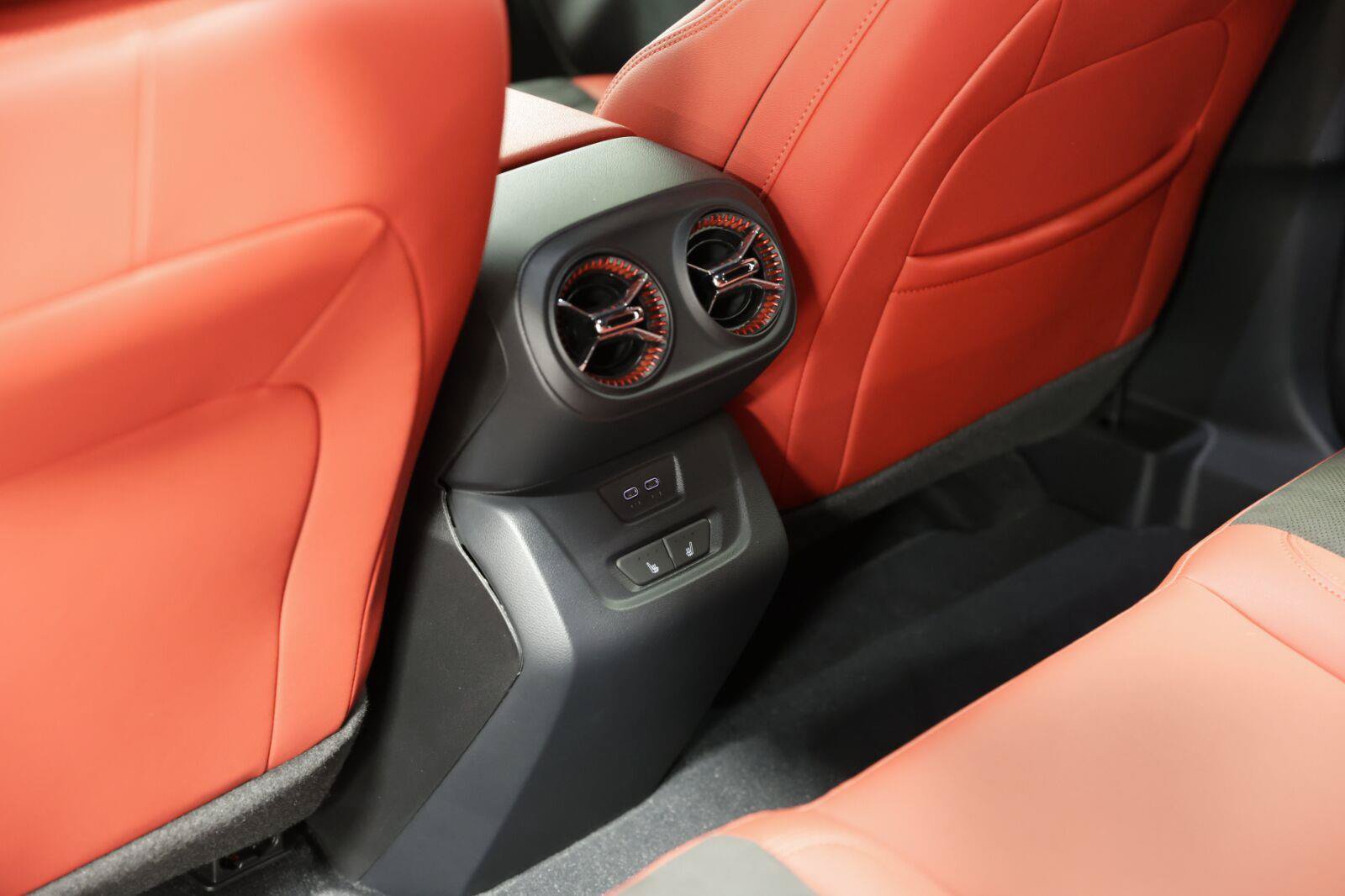 Certified 2025 Chevrolet Blazer EV RS AWD/4WD image 33