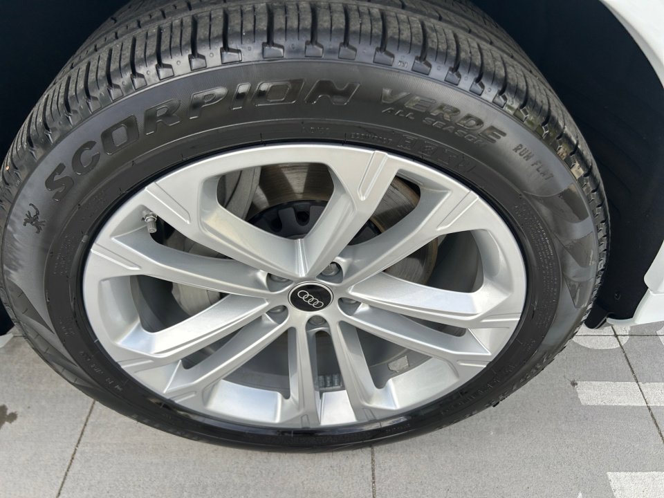 Used 2025 Audi Q7 2.0T Premium image 24