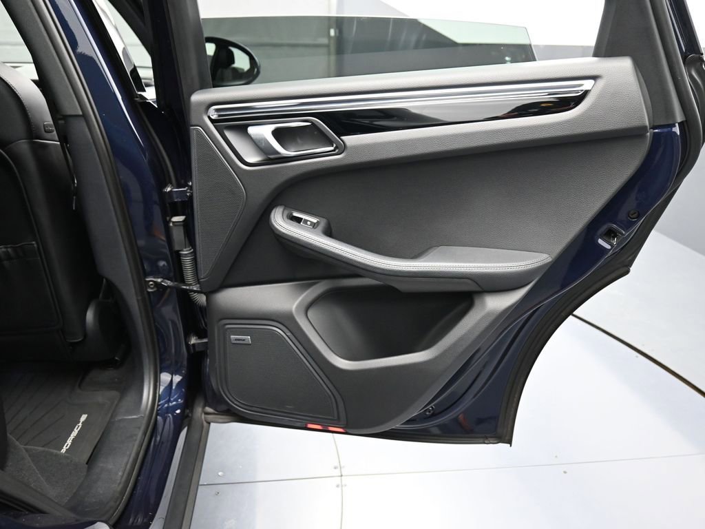 Used 2023 Porsche Macan Turbo AWD/4WD image 25