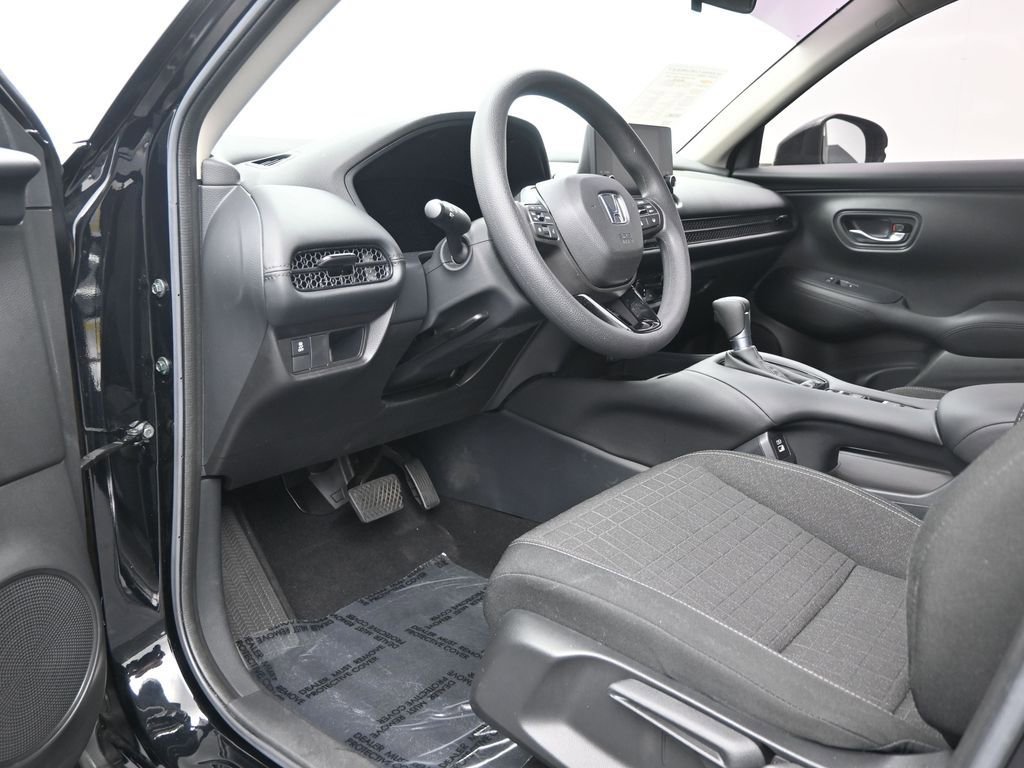 Used 2023 Honda HR-V LX image 13