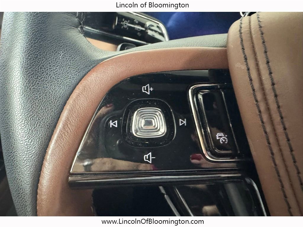 Used 2025 Lincoln Aviator Reserve w/ Equipment Group 201A AWD/4WD image 47