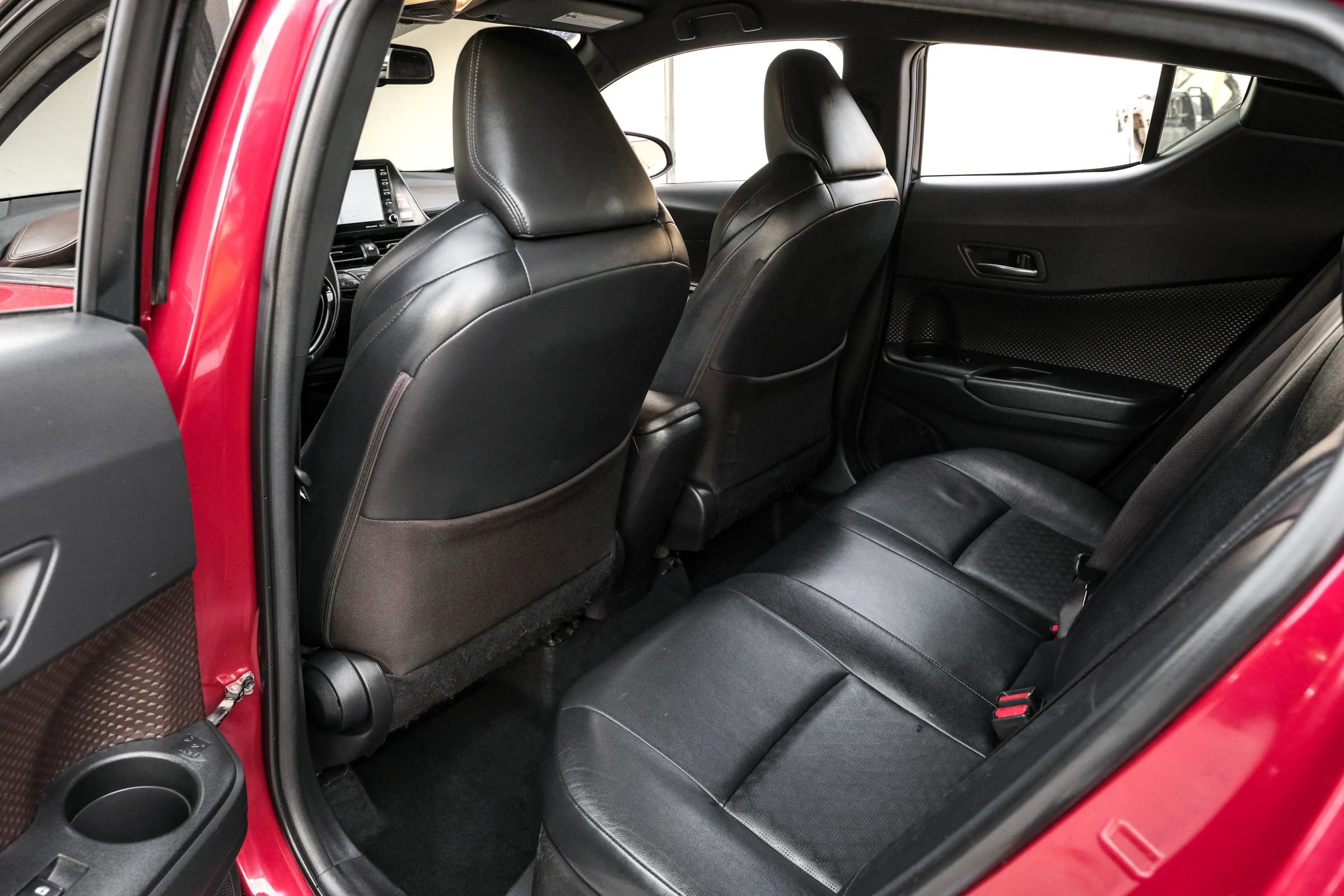 Used 2019 Toyota C-HR Limited image 37