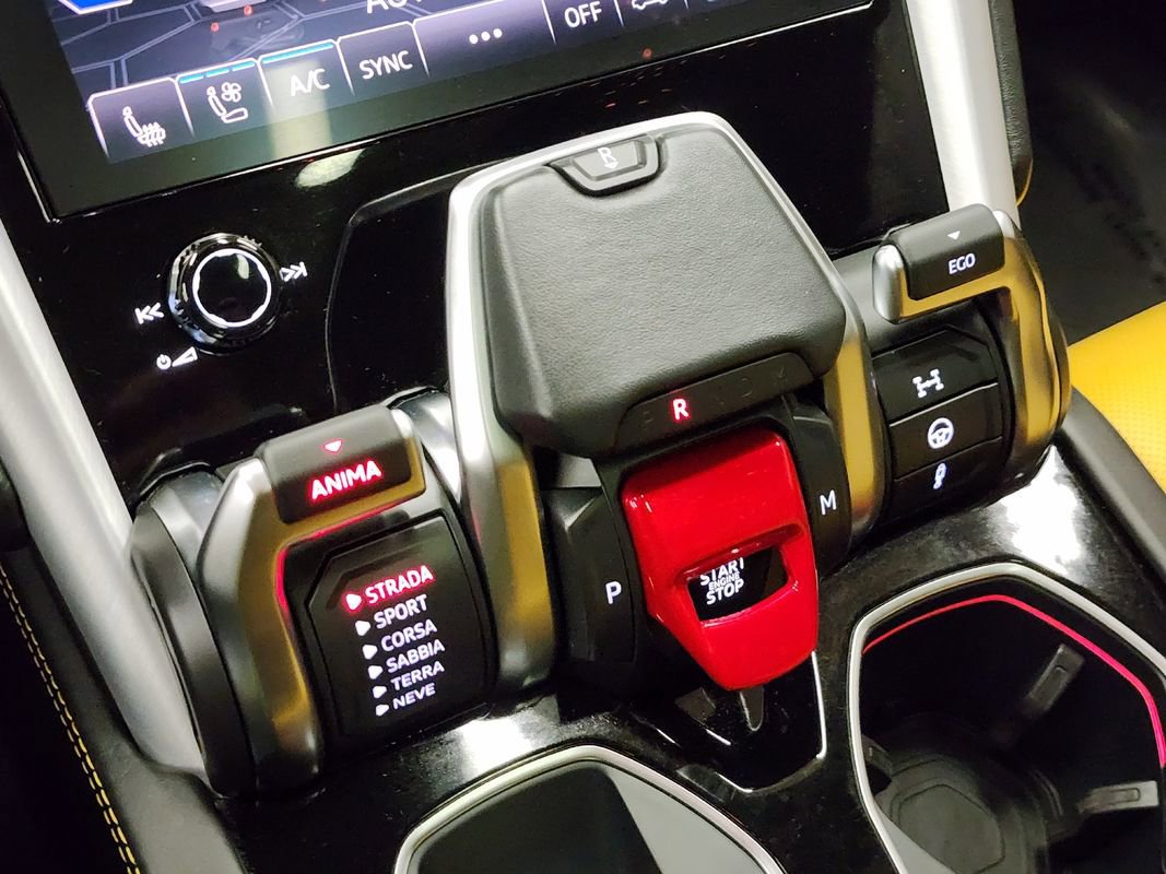 Used 2019 Lamborghini Urus image 33