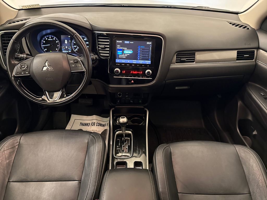 Used 2020 Mitsubishi Outlander FWD image 13