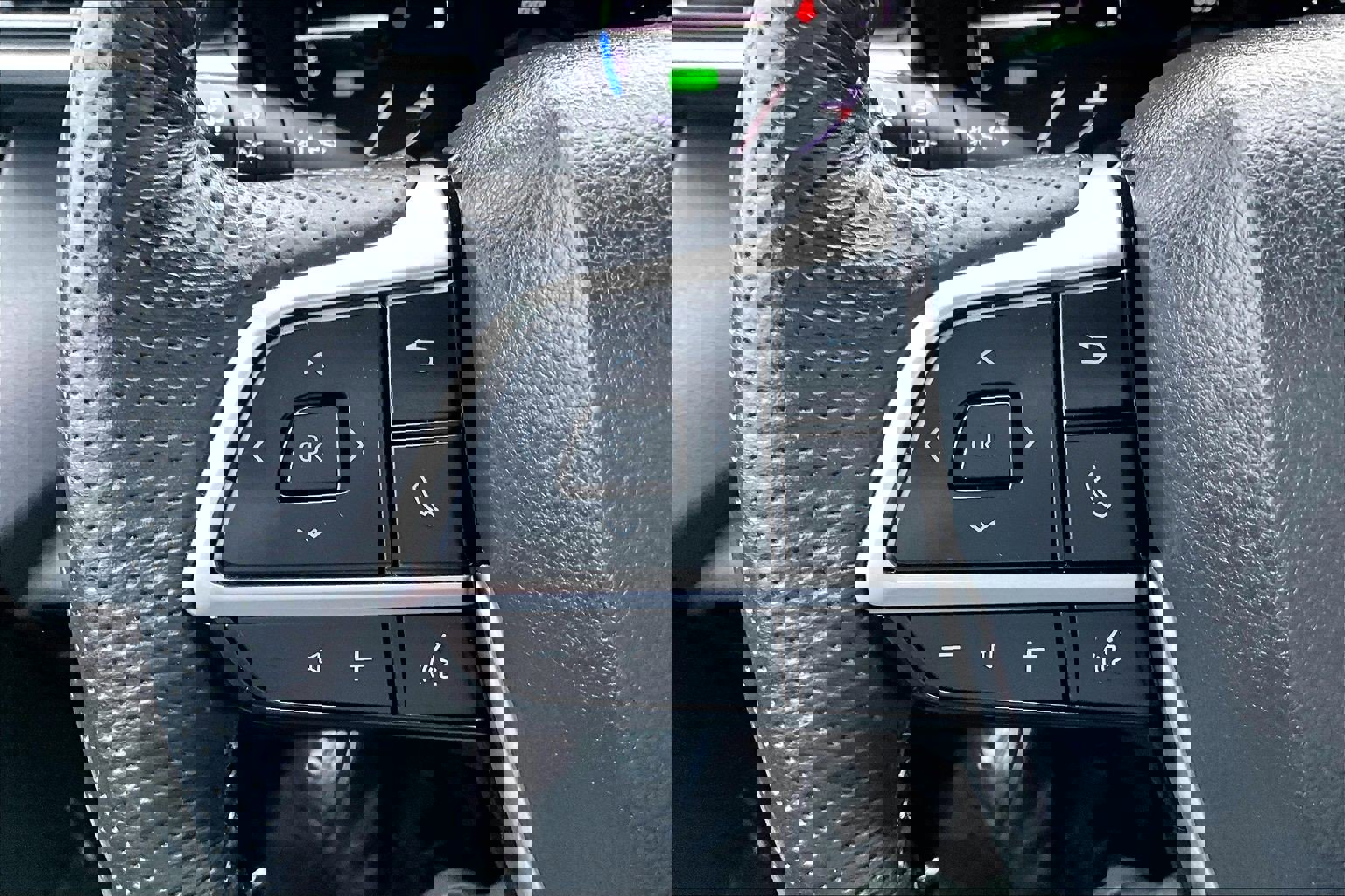 Used 2023 Toyota Sienna XSE image 17