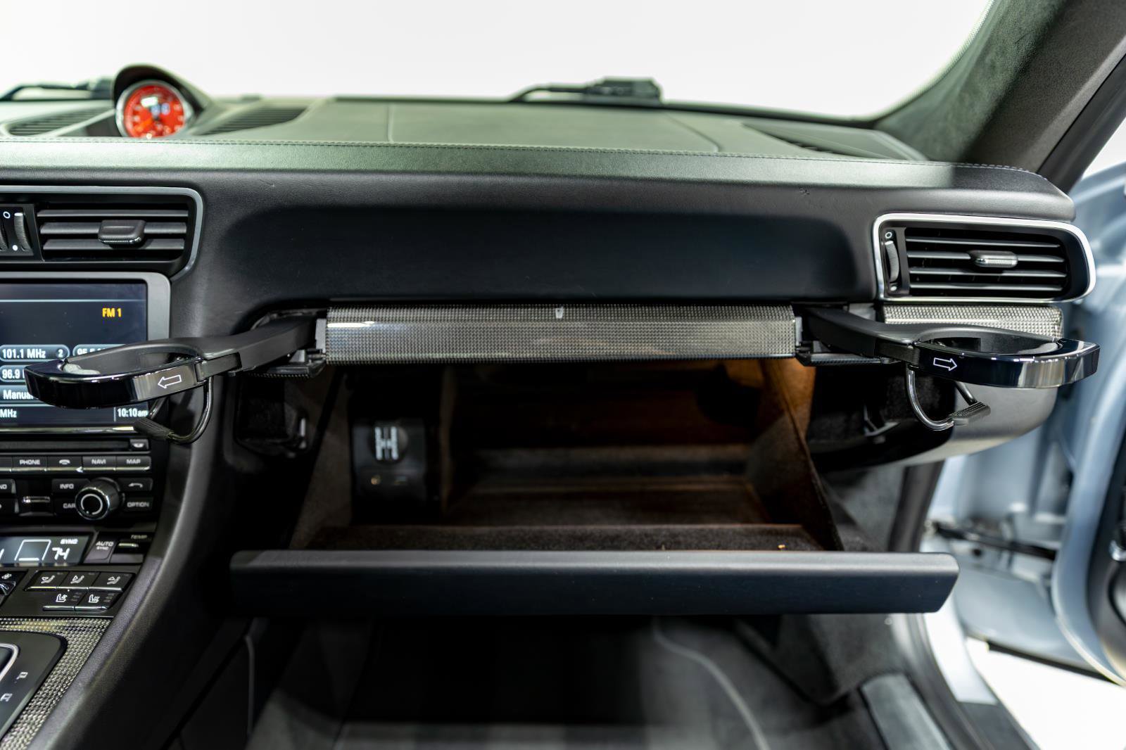 Used 2016 Porsche 911 Turbo image 73