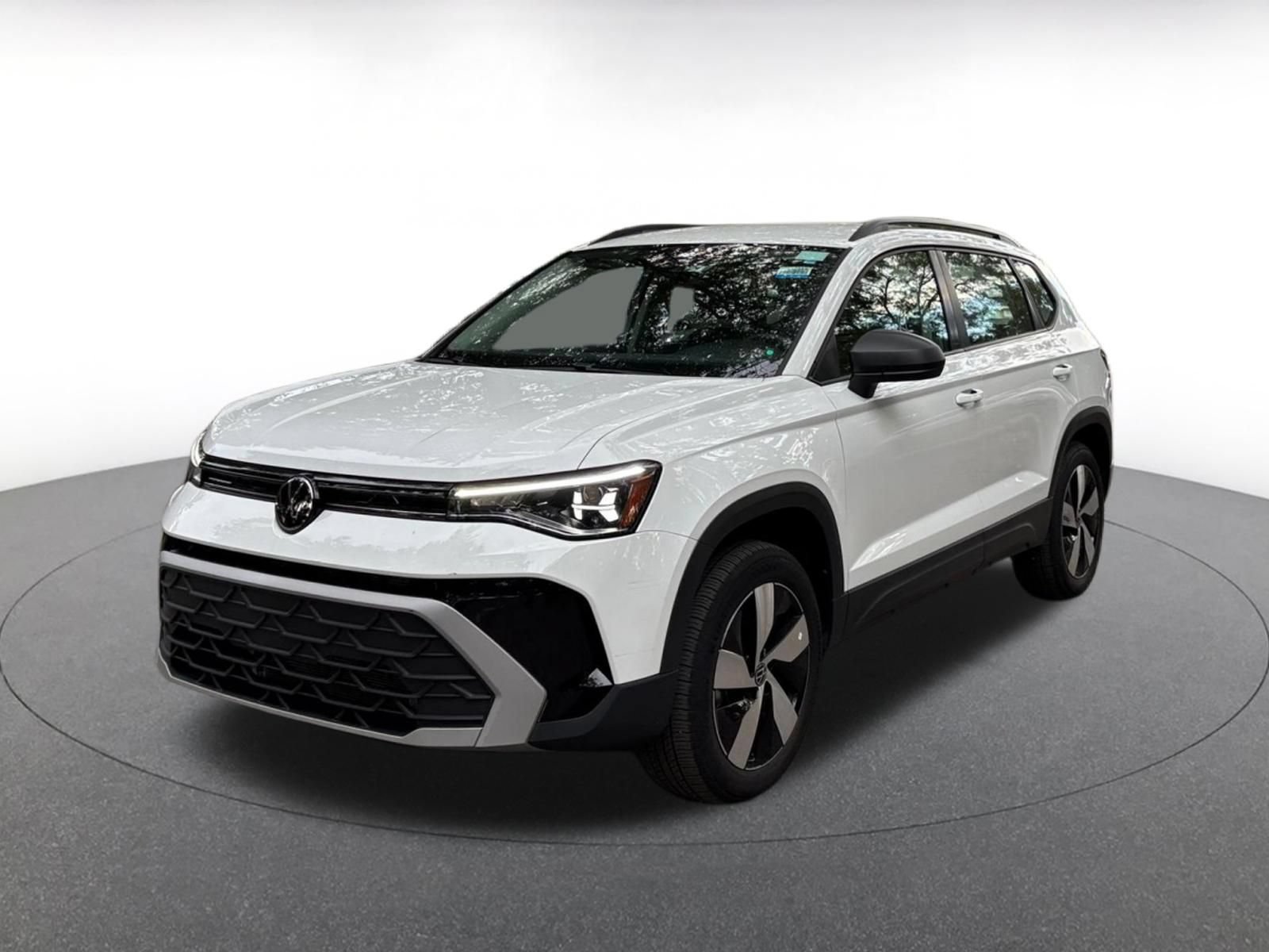 Used 2025 Volkswagen Taos S AWD/4WD image 3