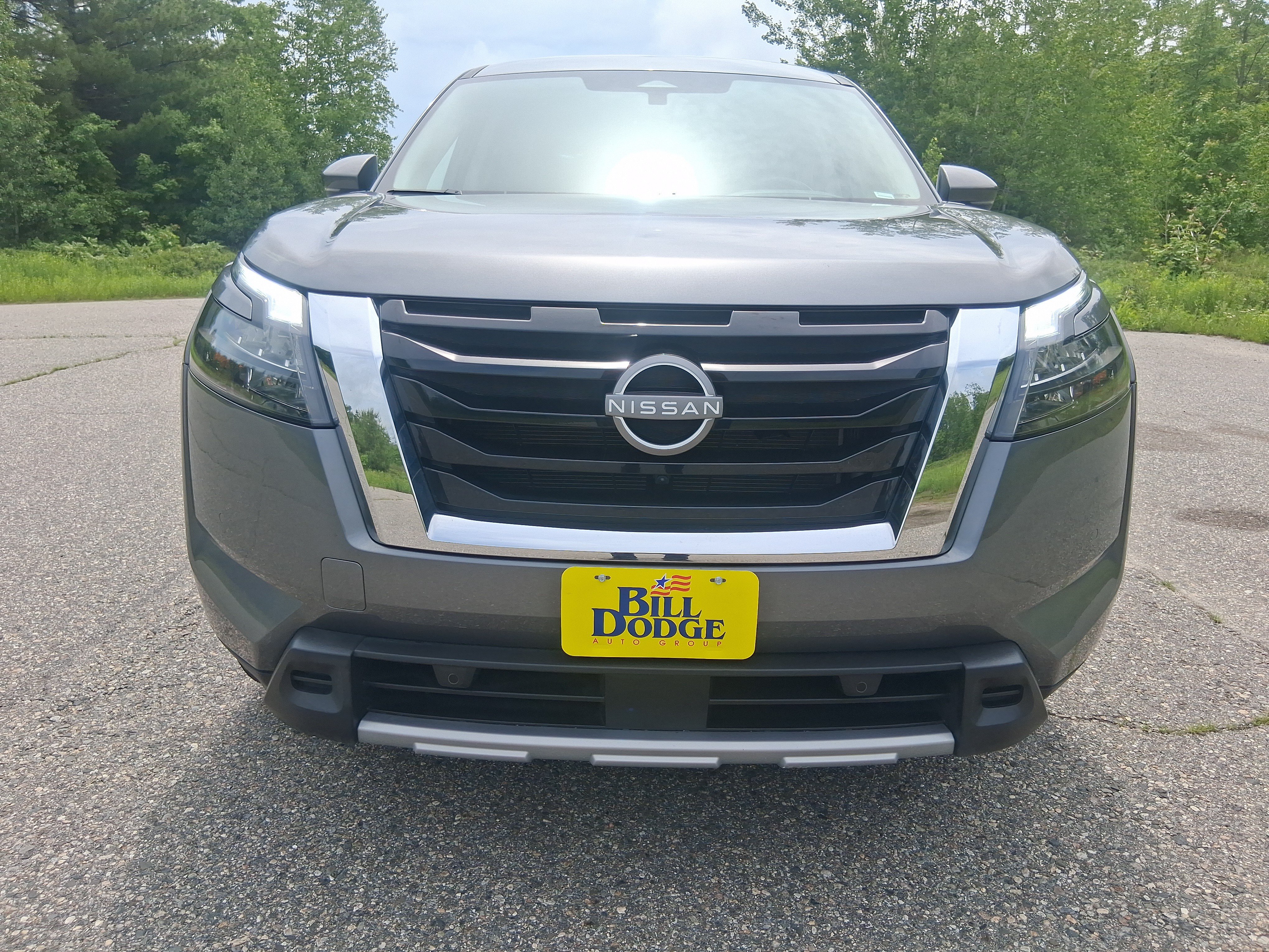 Certified 2025 Nissan Pathfinder SL AWD/4WD image 2