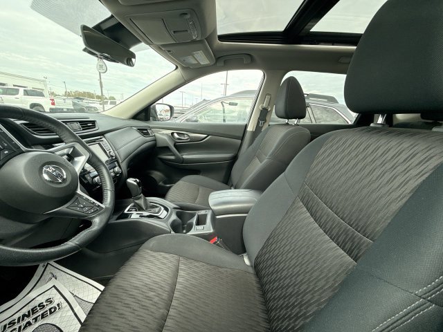 Used 2019 Nissan Rogue SV w/ Sun & Sound Touring Package AWD/4WD image 7