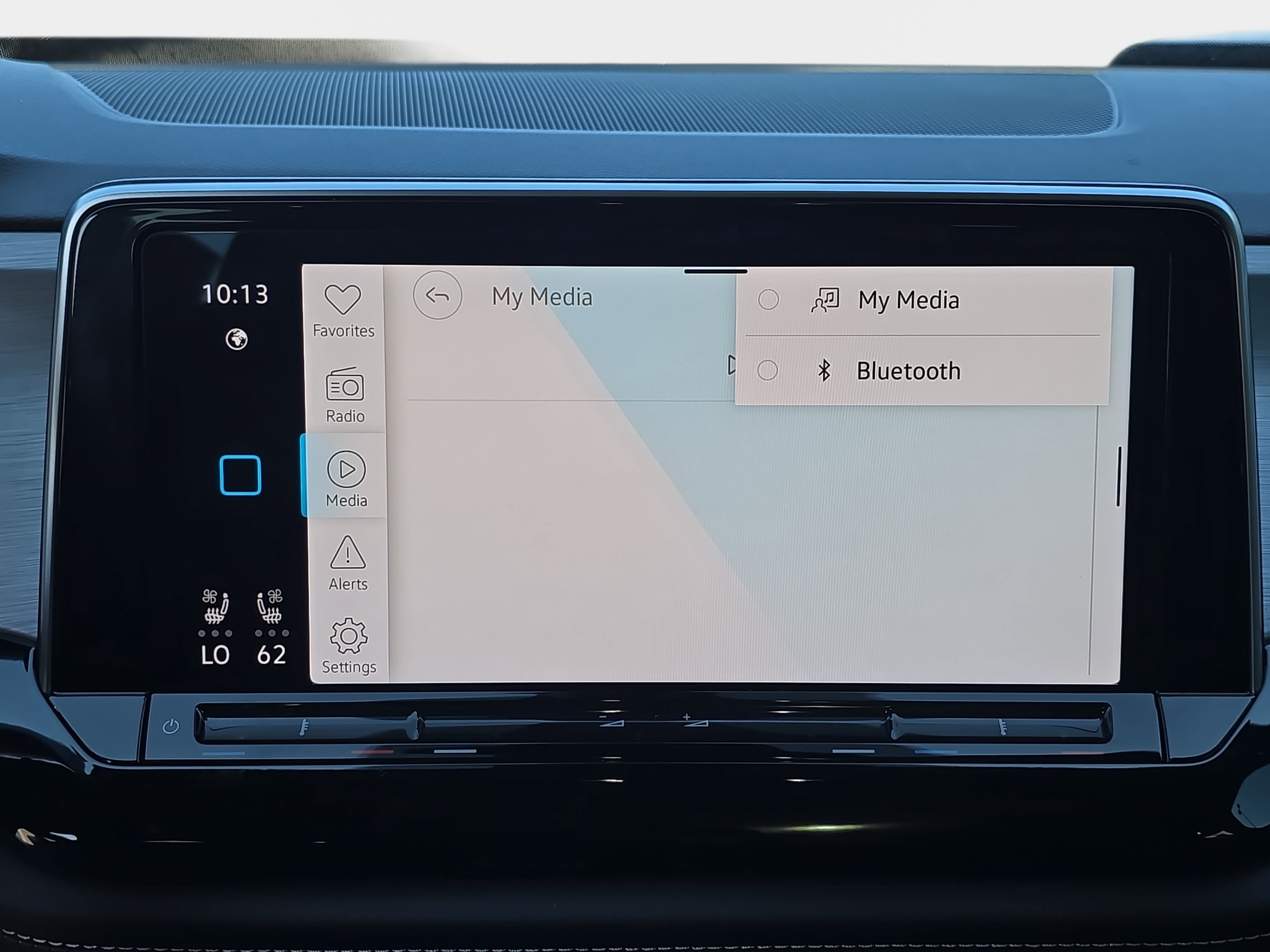 Used 2026 Volkswagen Atlas Cross Sport SE w/ Panoramic Sunroof Package FWD image 22