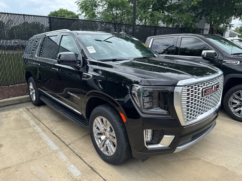 Used 2024 GMC Yukon XL Denali RWD image 2