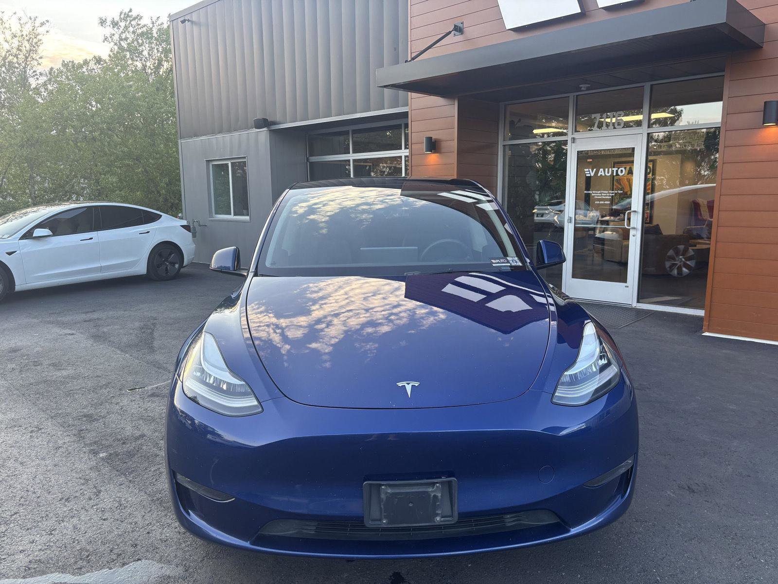 Used 2023 Tesla Model Y Long Range AWD/4WD image 3