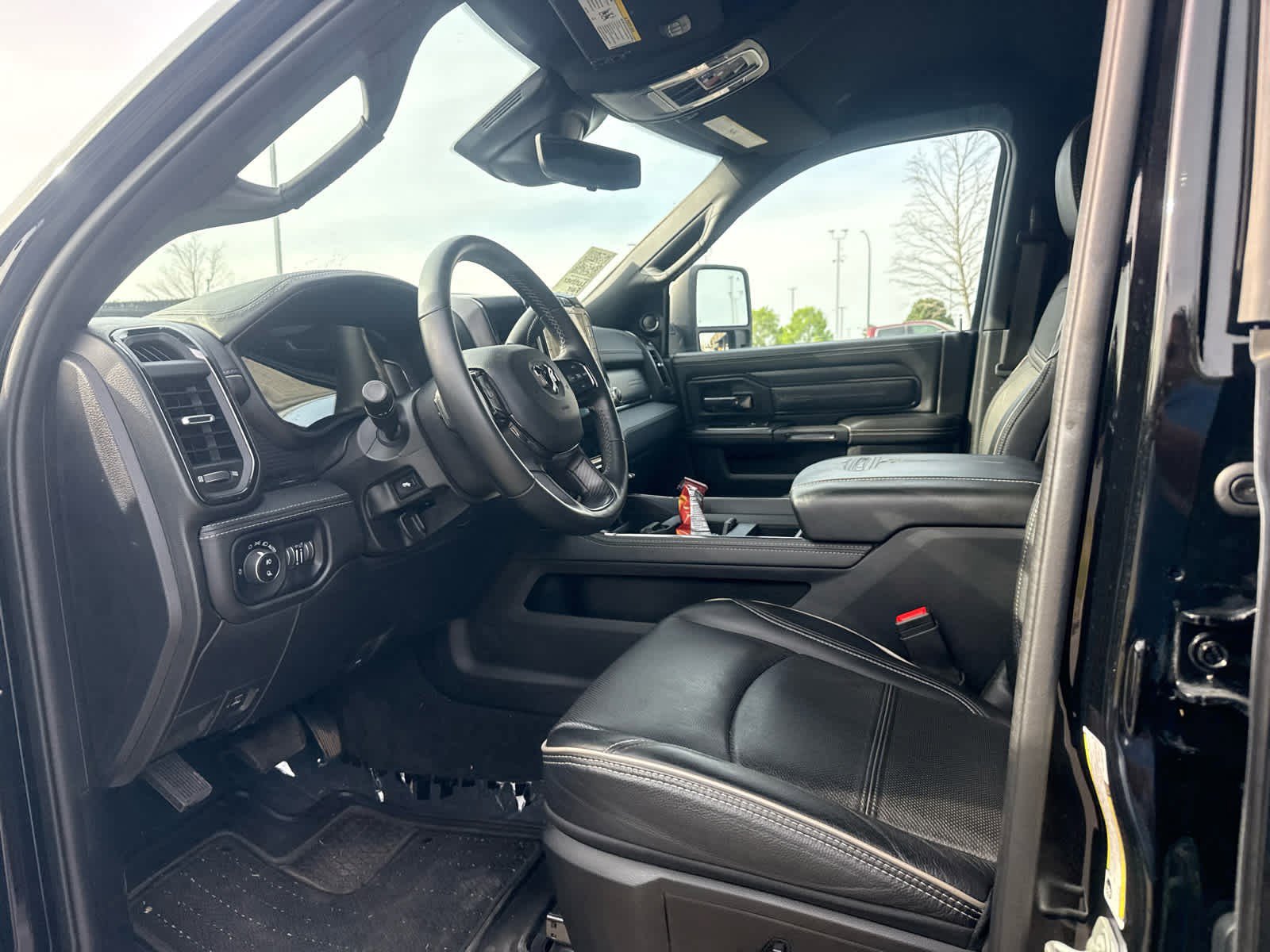 Used 2024 RAM 3500 Limited image 3