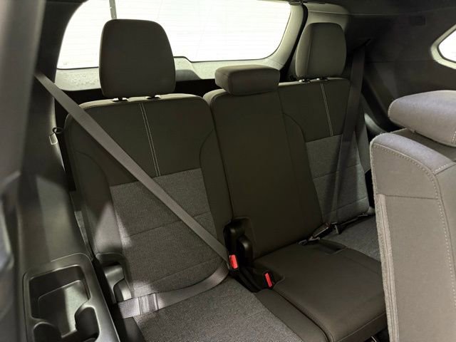 Used 2025 GMC Acadia Elevation image 26