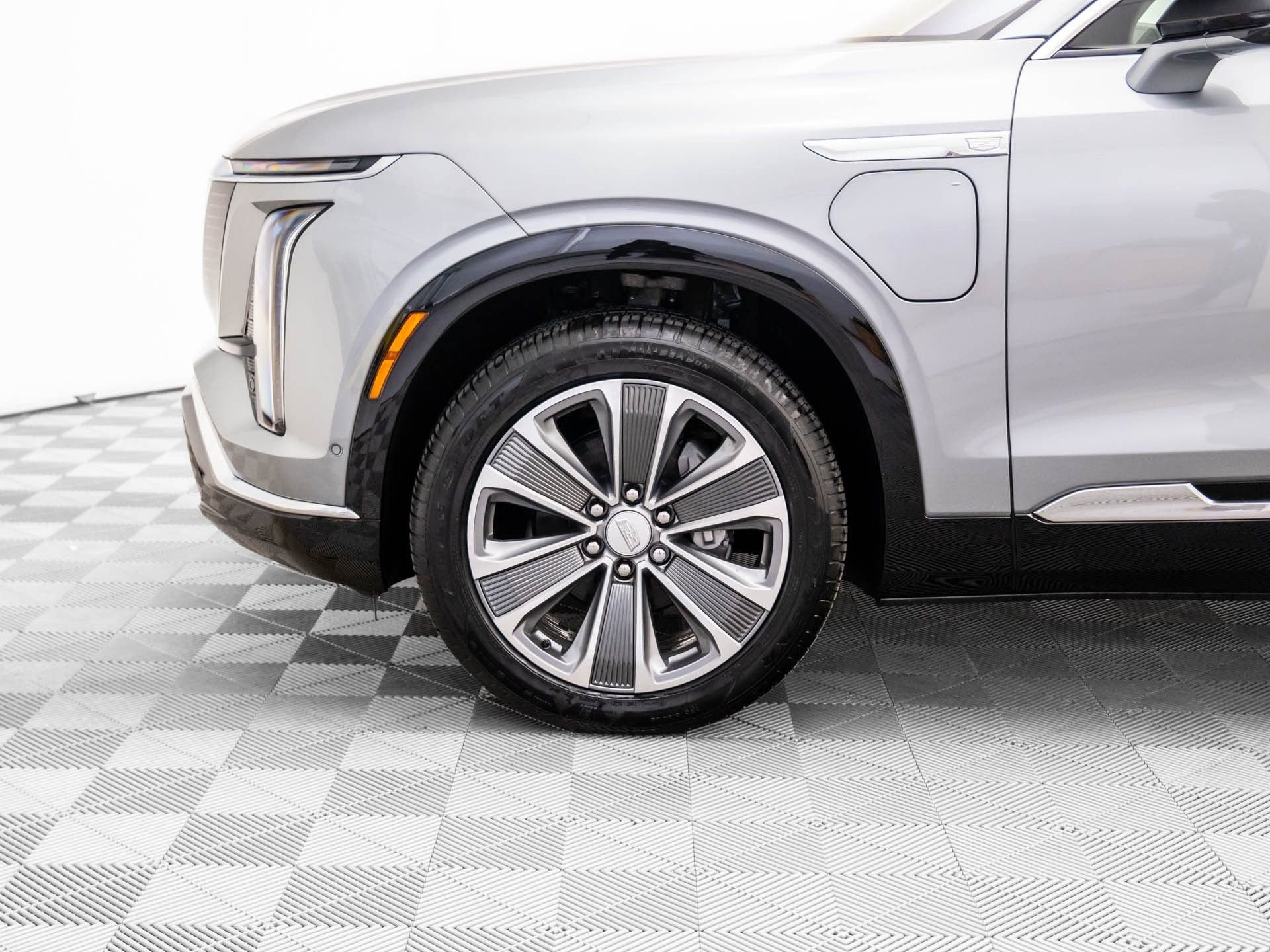 New 2026 Cadillac Vistiq Luxury w/ LPO, Floor Liner Package AWD/4WD image 36