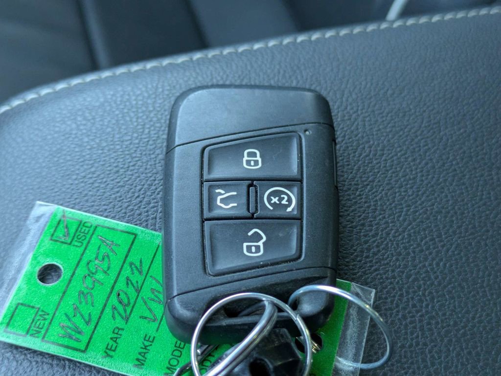 Used 2022 Volkswagen Tiguan SEL R-Line AWD/4WD image 47