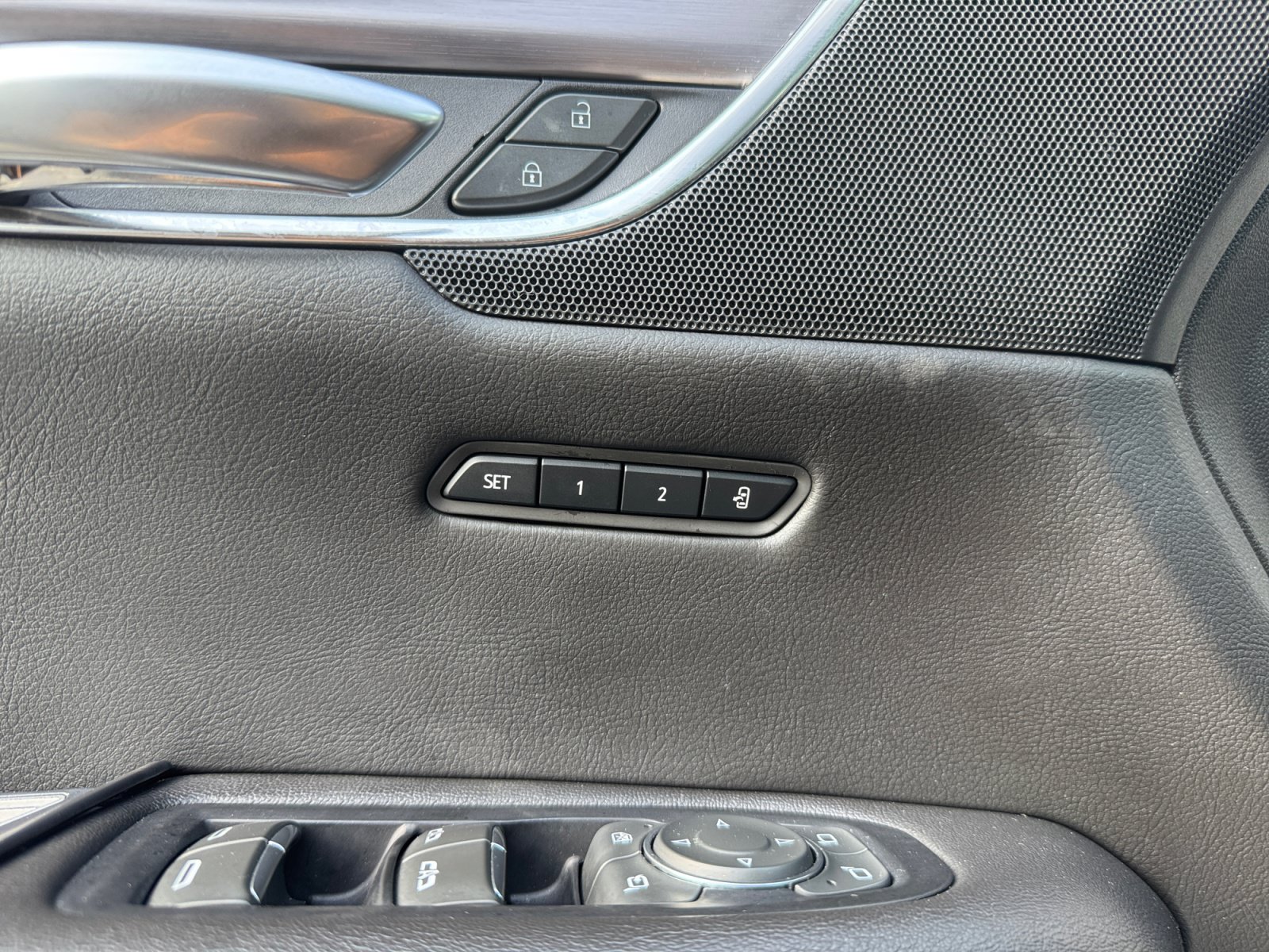 Used 2019 Cadillac XT5 Premium Luxury FWD image 17