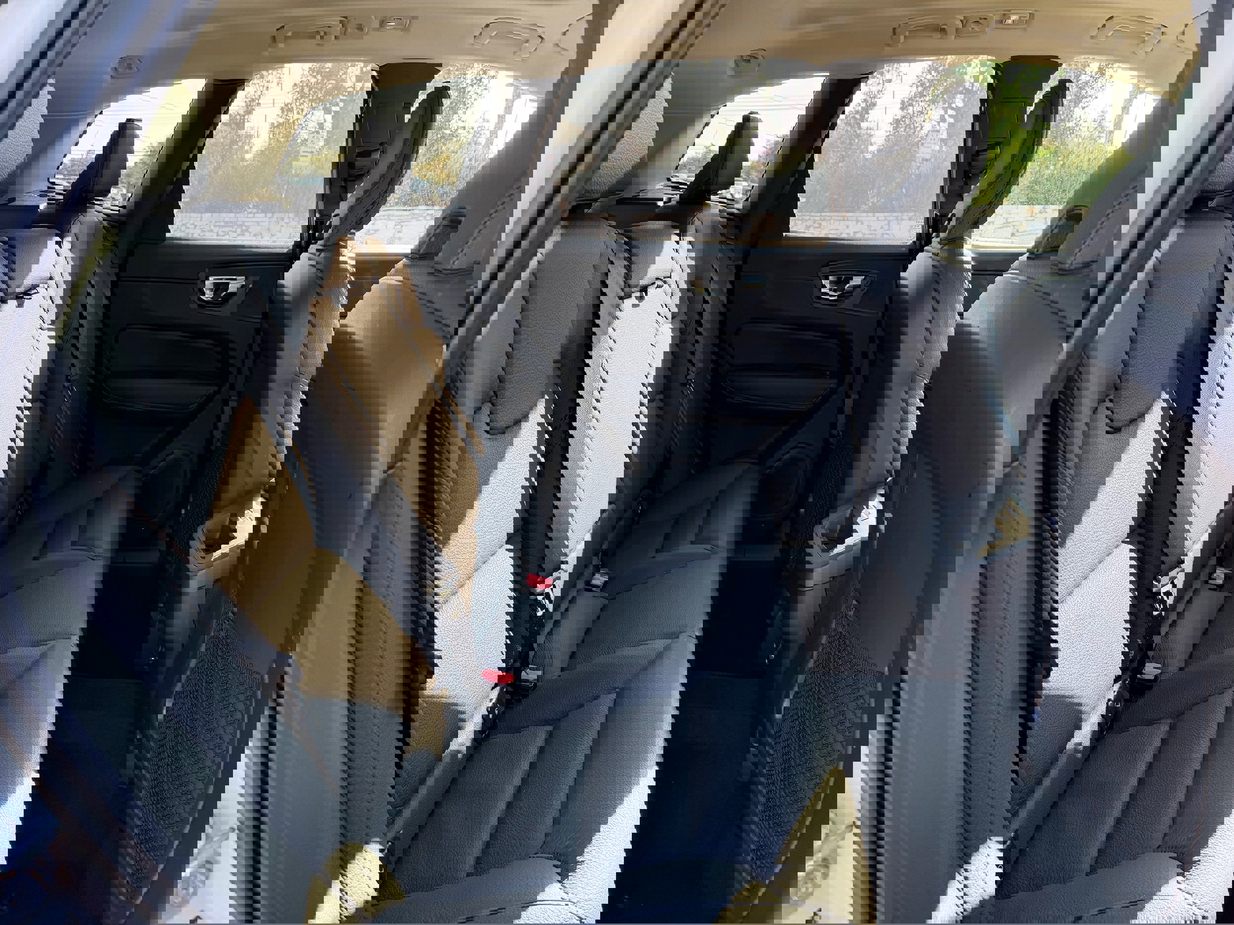 Certified 2025 Volvo XC60 B5 Plus image 12