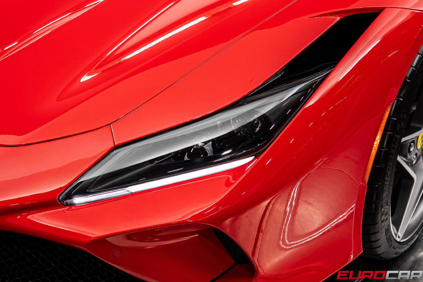 Used 2022 Ferrari F8 Tributo RWD image 13