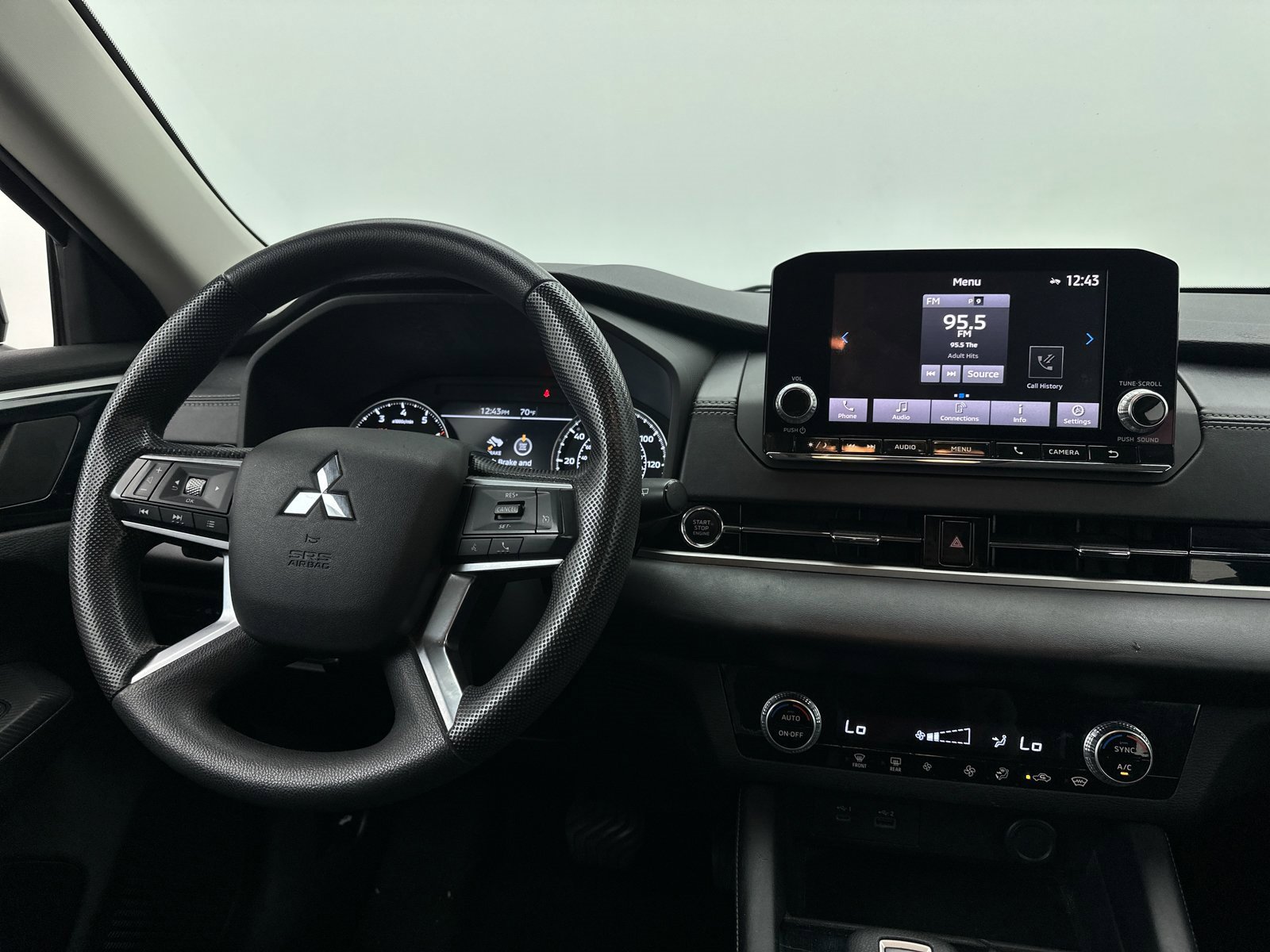 Used 2022 Mitsubishi Outlander ES image 4