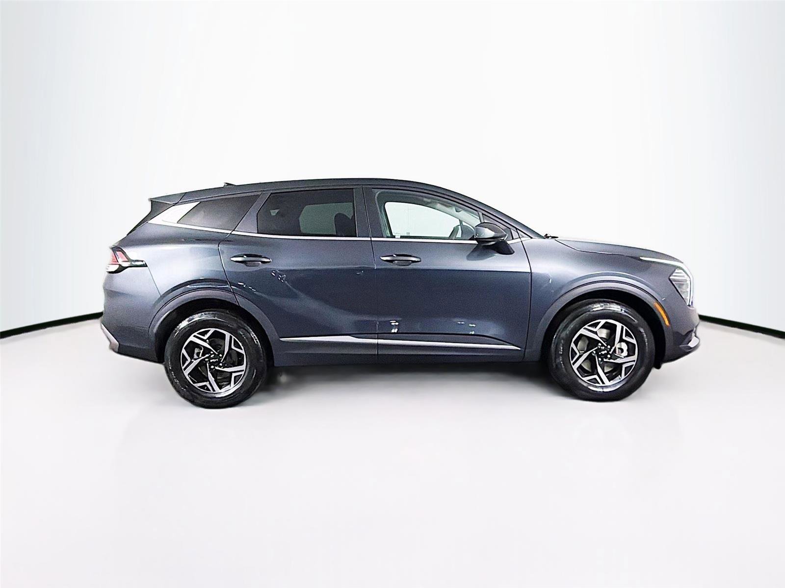 Used 2024 Kia Sportage LX image 8