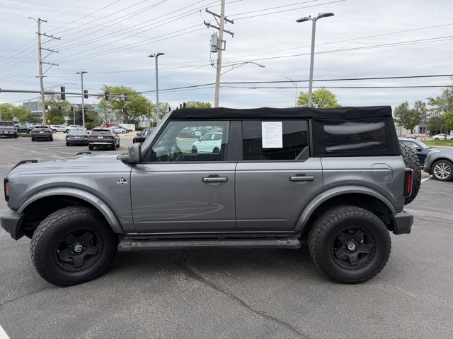 Used 2023 Ford Bronco Outer Banks AWD/4WD image 2