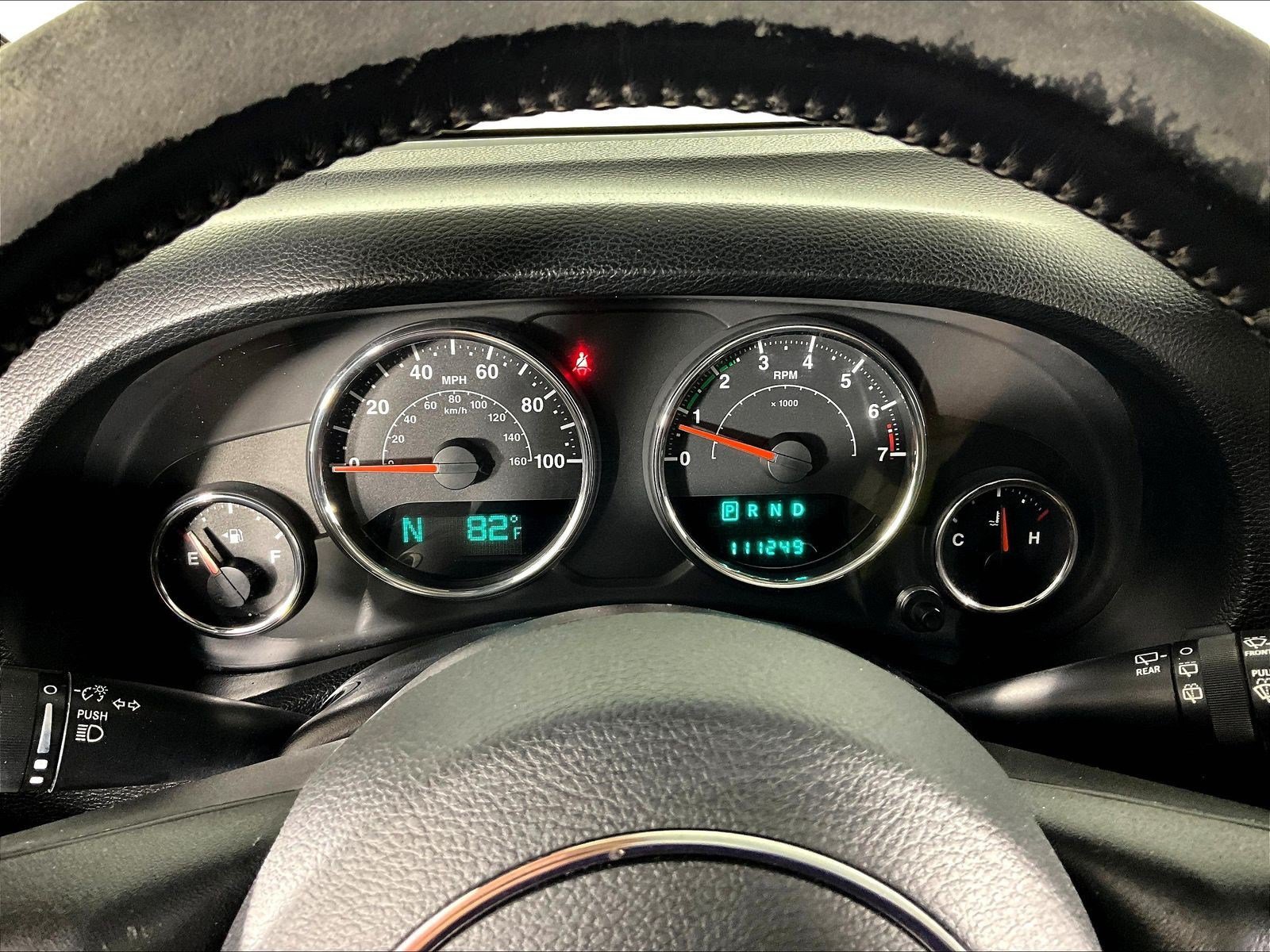 Used 2014 Jeep Wrangler Unlimited Sahara w/ Connectivity Group AWD/4WD image 13