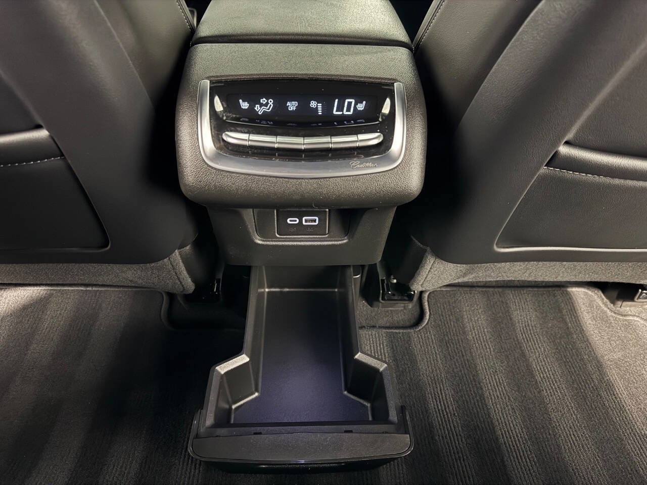 Used 2023 Cadillac XT6 Sport image 38