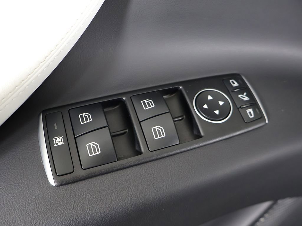 Used 2020 Tesla Model X Long Range image 34