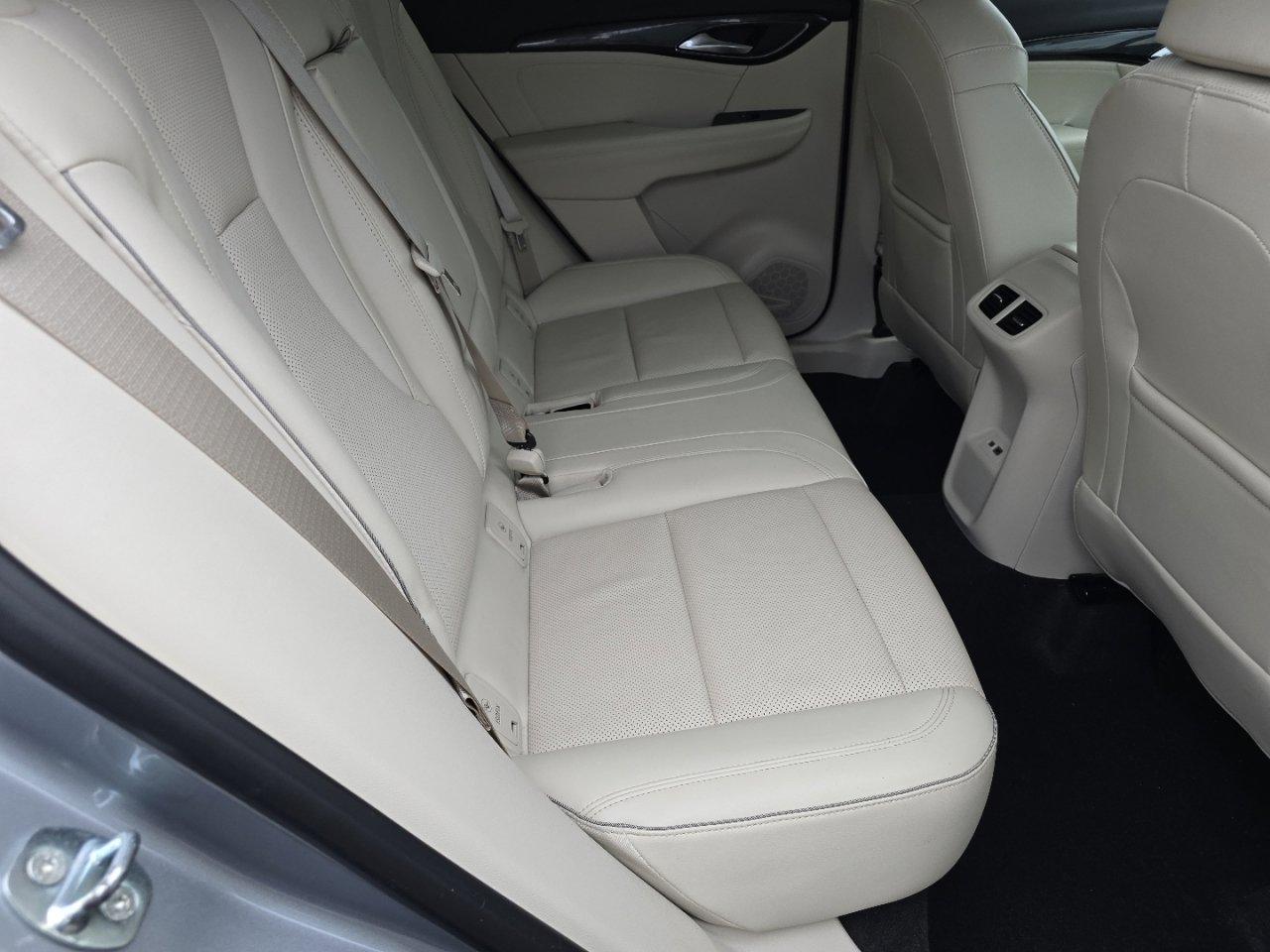 Used 2023 Buick Envision Essence image 20