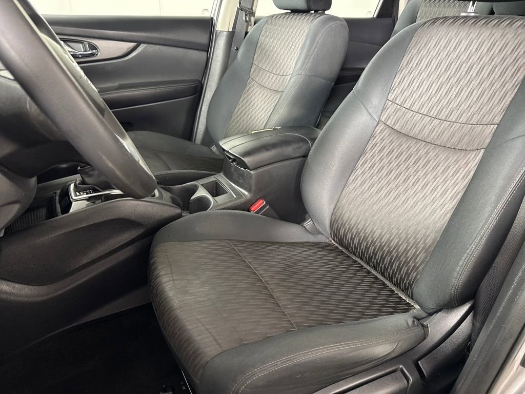 Used 2018 Nissan Rogue S image 11