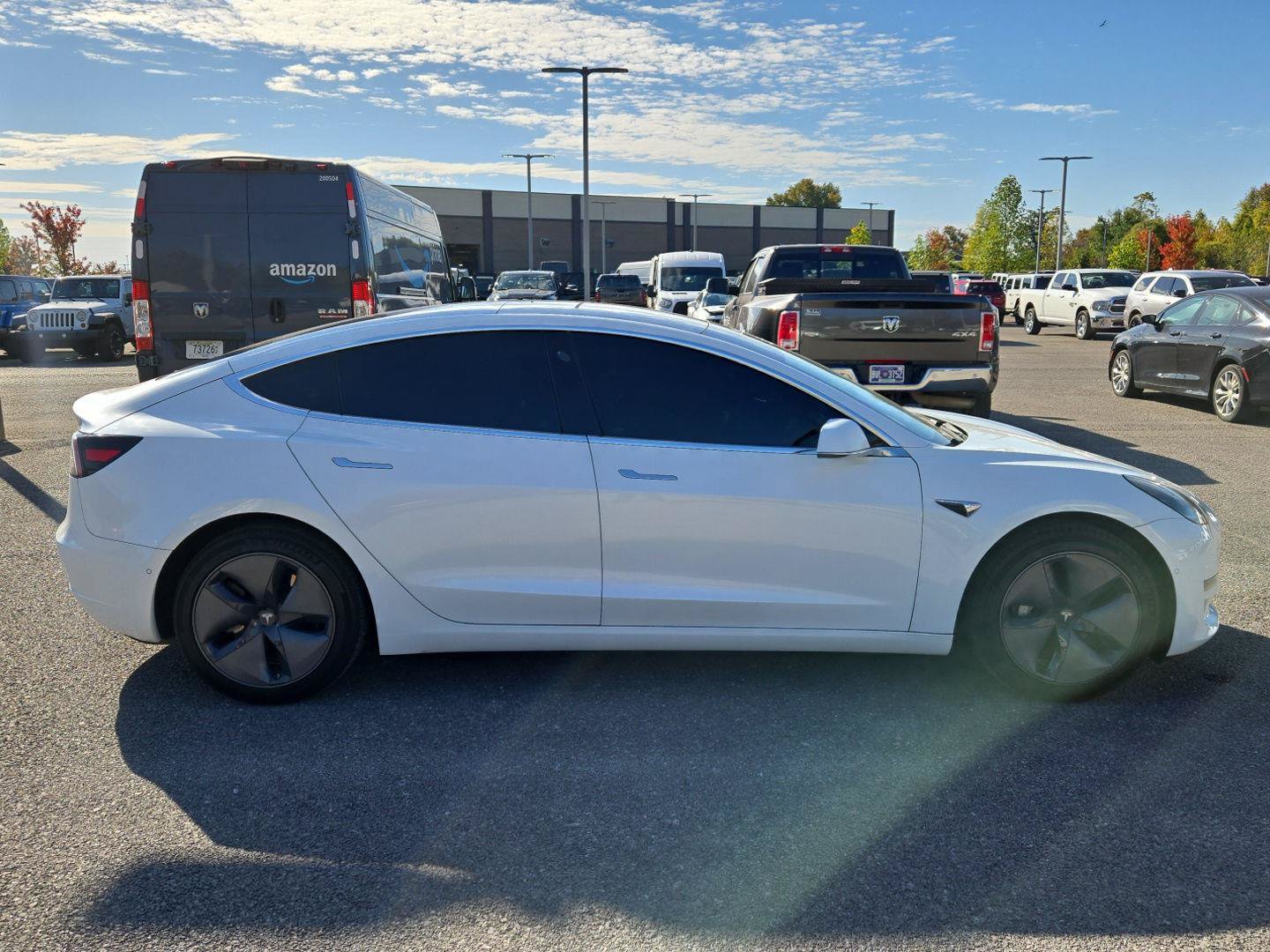 Used 2020 Tesla Model 3 Standard Range RWD image 8