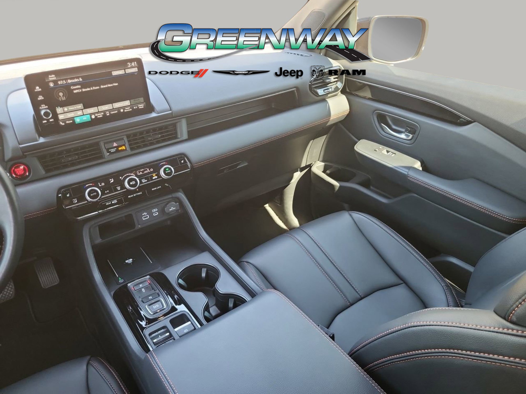 Used 2024 Honda Pilot TrailSport image 16