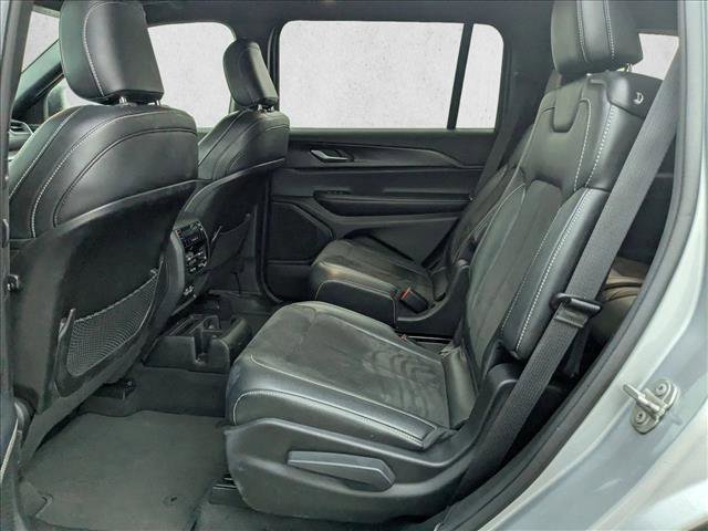Used 2023 Jeep Grand Cherokee L Laredo image 18
