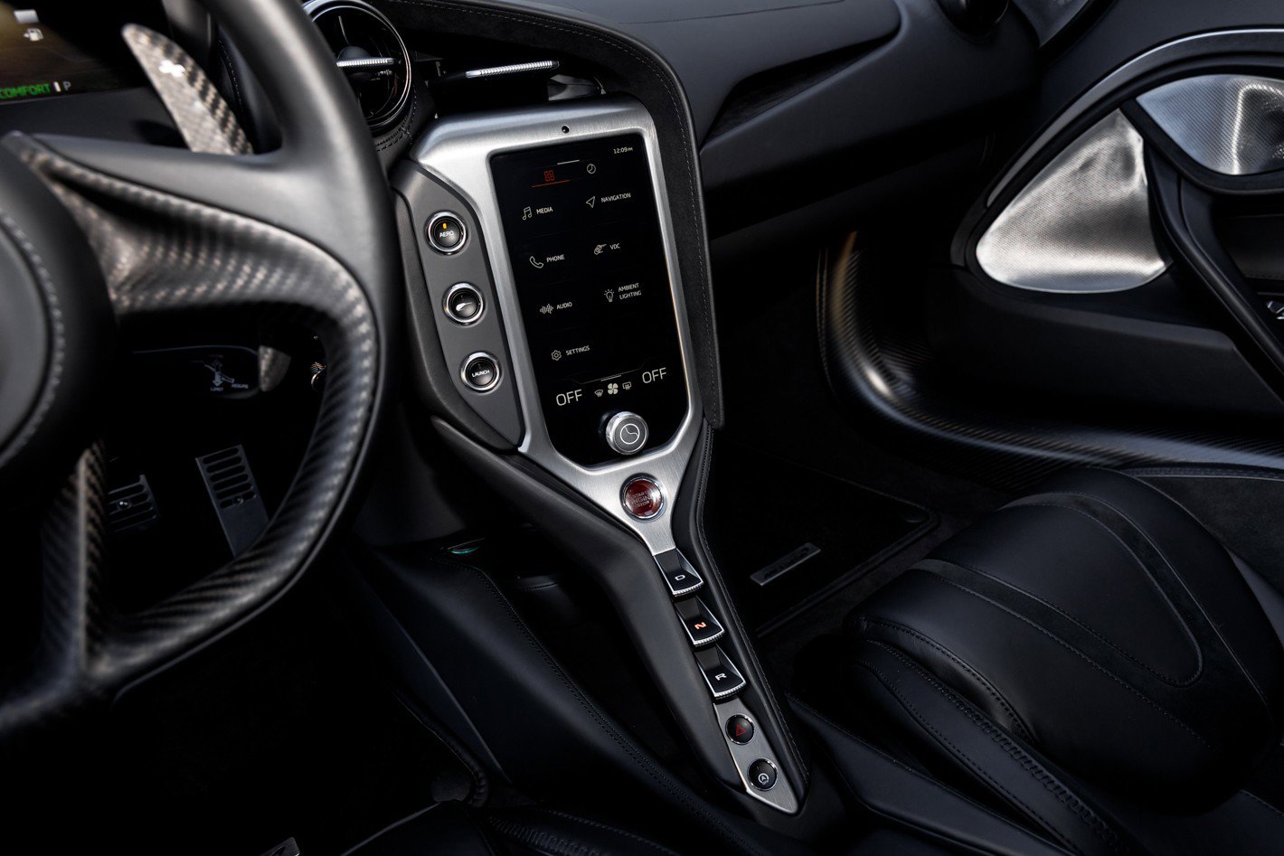 Used 2024 McLaren 750S RWD image 23