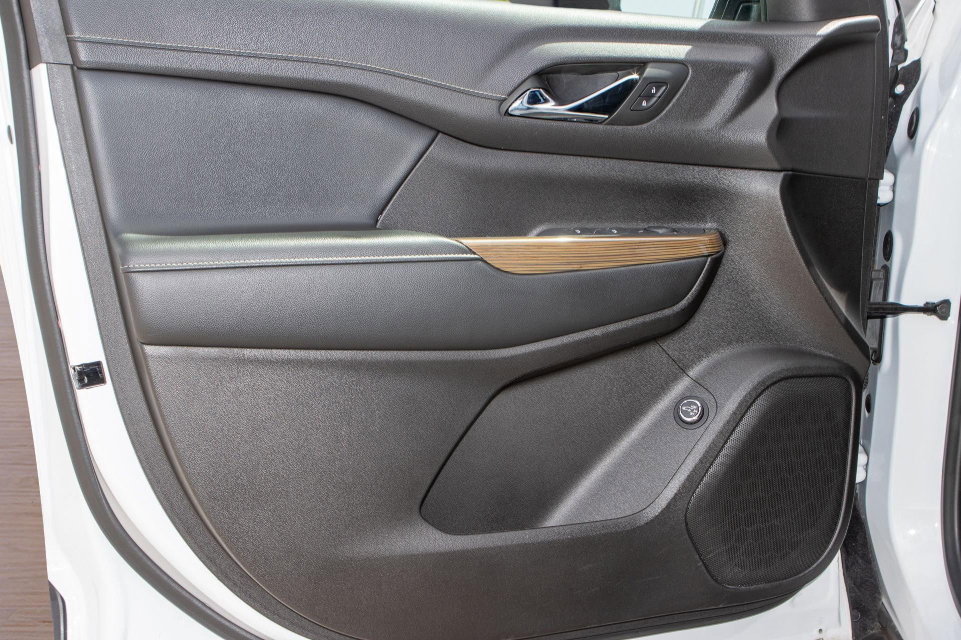 Used 2022 GMC Acadia SLE w/ Driver Convenience Package image 31