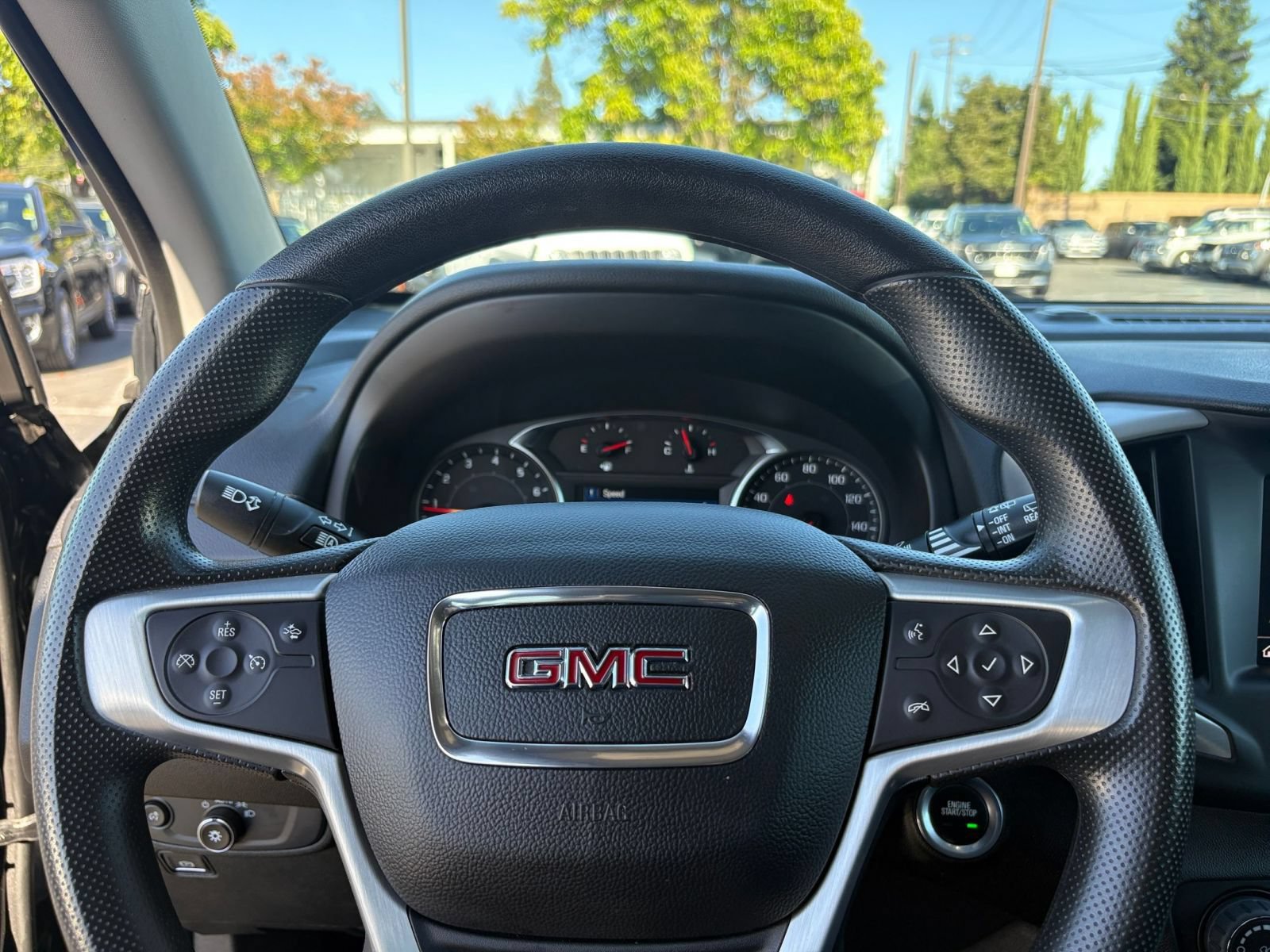 Used 2024 GMC Terrain SLE FWD image 27