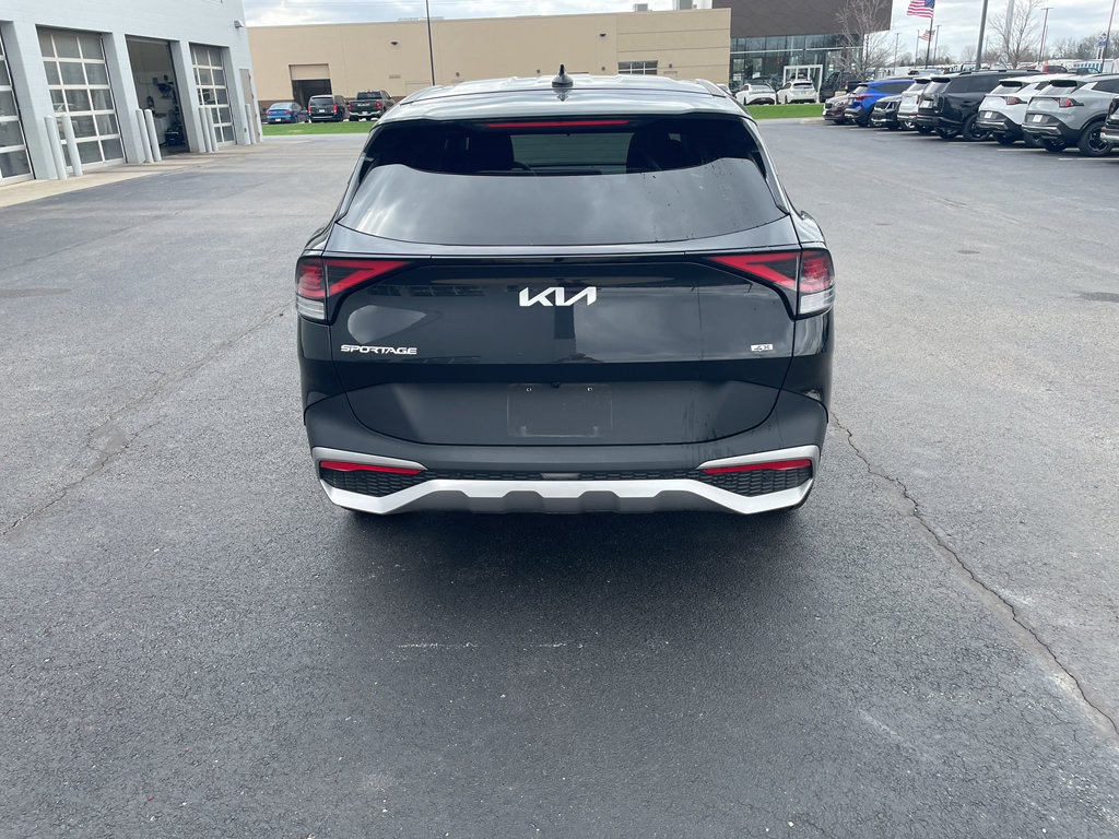 Used 2024 Kia Sportage LX image 5